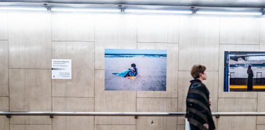Nelle foto di Francesca Magnani passa il teatro umano della metropolitana
