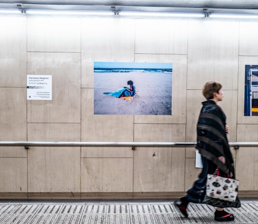 Nelle foto di Francesca Magnani passa il teatro umano della metropolitana