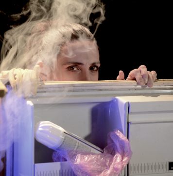 «L’odio nasce dal fallimento della società»: il teatro sporco di Dino Lopardo