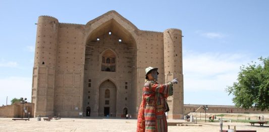 Biennale 2026: dopo il caso Goliath, l’ombra della censura cade sul Kazakistan