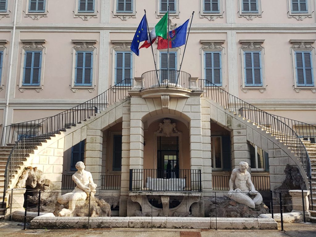 villa altieri mostra