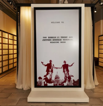 A New York 3,5 milioni di pagine degli Epstein files diventano un’installazione monumentale