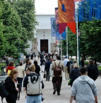 Vsitare la Biennale d’Arte è come salire sulla Space Mountain del mondo reale