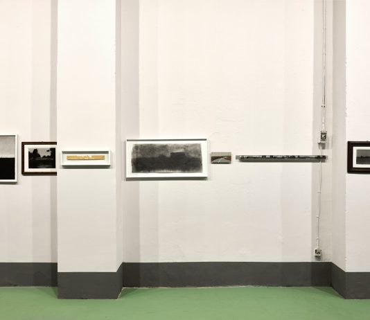 L’orizzonte infinito di Luca Pancrazzi: la grande installazione a Milano
