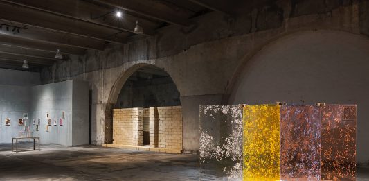 Luce materia di costruzione: Alfredo Pirri in mostra a Catania