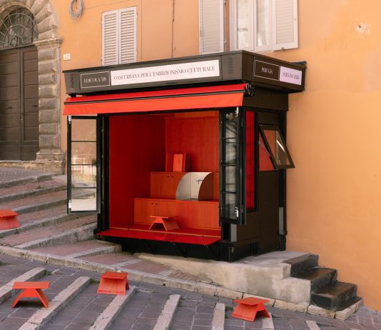 Un chiosco di giornali diventa piazza culturale: i dieci anni di Edicola 518 a Perugia Edicola 518 perugia