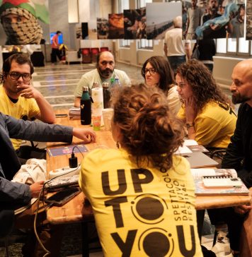 Noi, non io: al festival Up To You, la direzione artistica è un atto collettivo