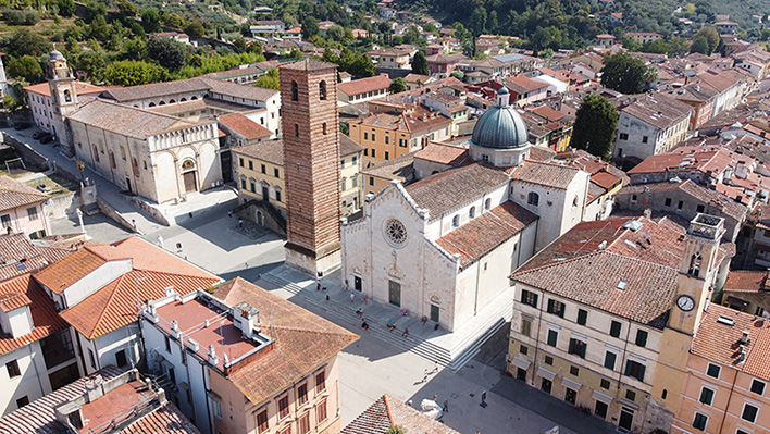 Foto drone panoramica Duomo e Piazza