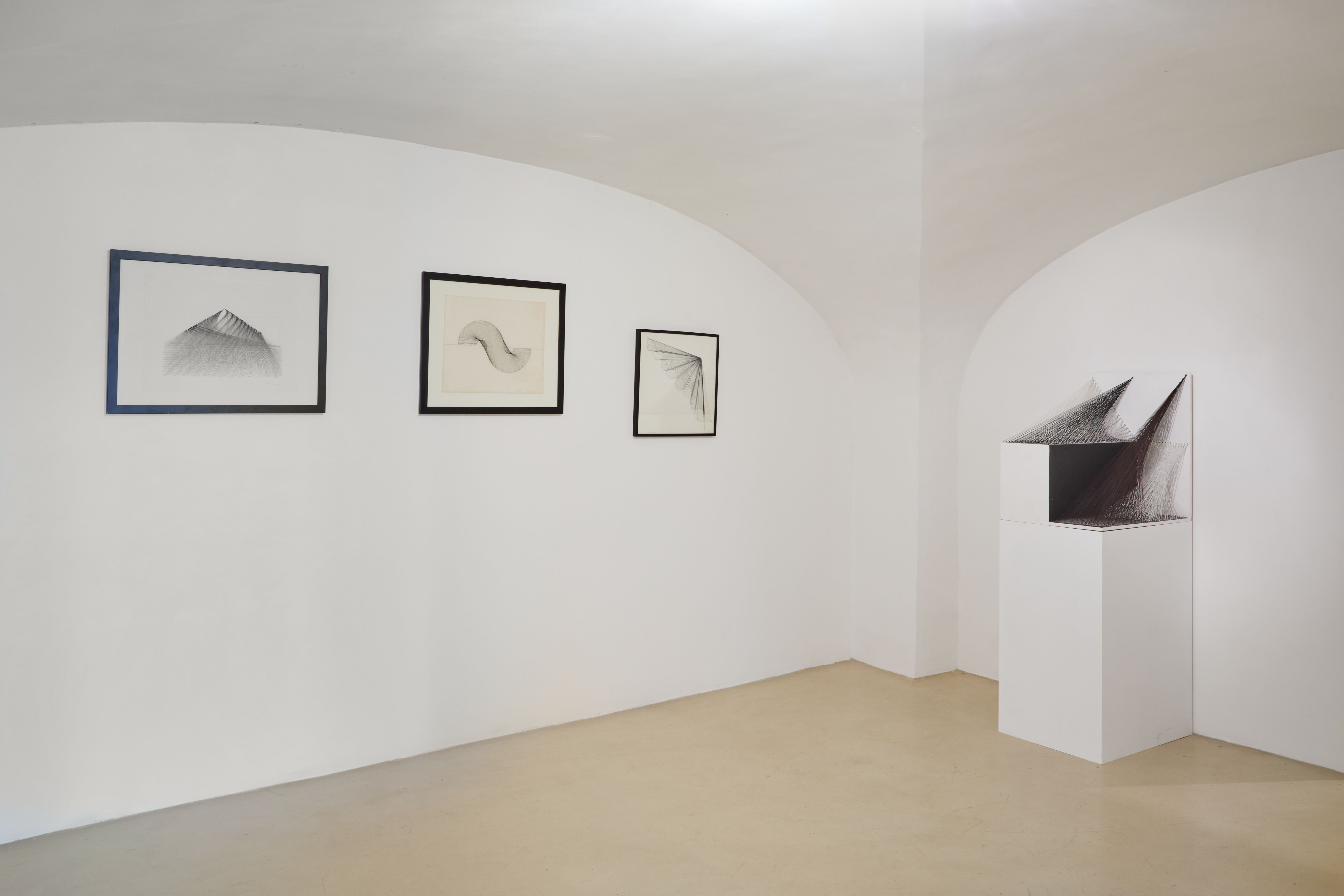 Kazuko Miyamoto, veduta della mostra, Galleria Alessandro Bonomo, Roma, 2026
