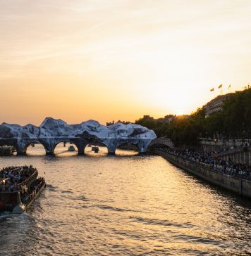 Il maltempo ha danneggiato la monumentale installazione di JR a Parigi