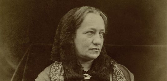 Una targa blu per Julia Margaret Cameron: 5 cose da sapere sulla pioniera della fotografia Margaret cameron
