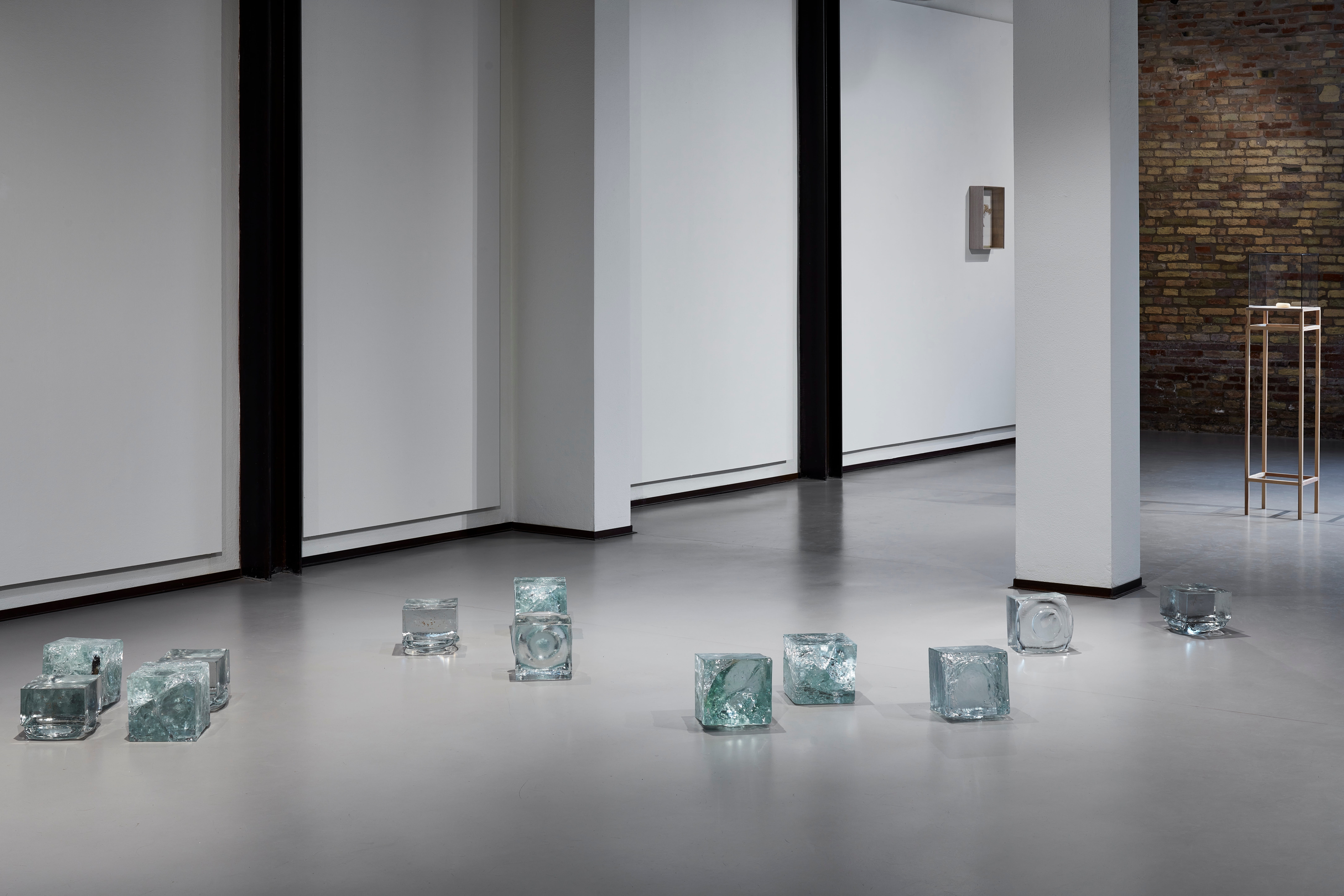 Alice Cattaneo, Elisabetta Di Maggio e Remo Salvadori, Molteplice senza disordine, veduta della mostra, Fondazione Sabe, Ravenna, 2026. Foto di Daniele Casadio