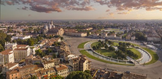 Padova 2028: Cattelan guida la candidatura a Capitale dell’arte contemporanea