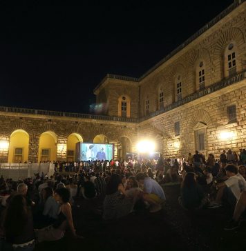 Il grande schermo sotto le stelle in Piazza de’ Pitti: a Firenze torna Apriti Cinema