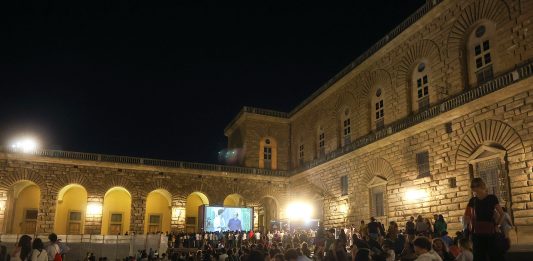 Il grande schermo sotto le stelle in Piazza de’ Pitti: a Firenze torna Apriti Cinema apriti cinema Firenze