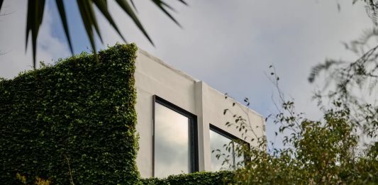 Casa Gràcia, a Minorca il nuovo rifugio creativo ideato da Rashid Johnson