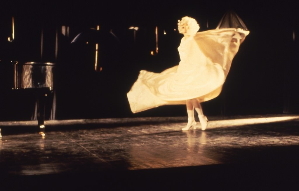 AprileFotografia 2007 – Valeria Maglihttps://www.exibart.com/repository/media/eventi/1970/06/aprilefotografia-2007-8211-valeria-magli.jpg