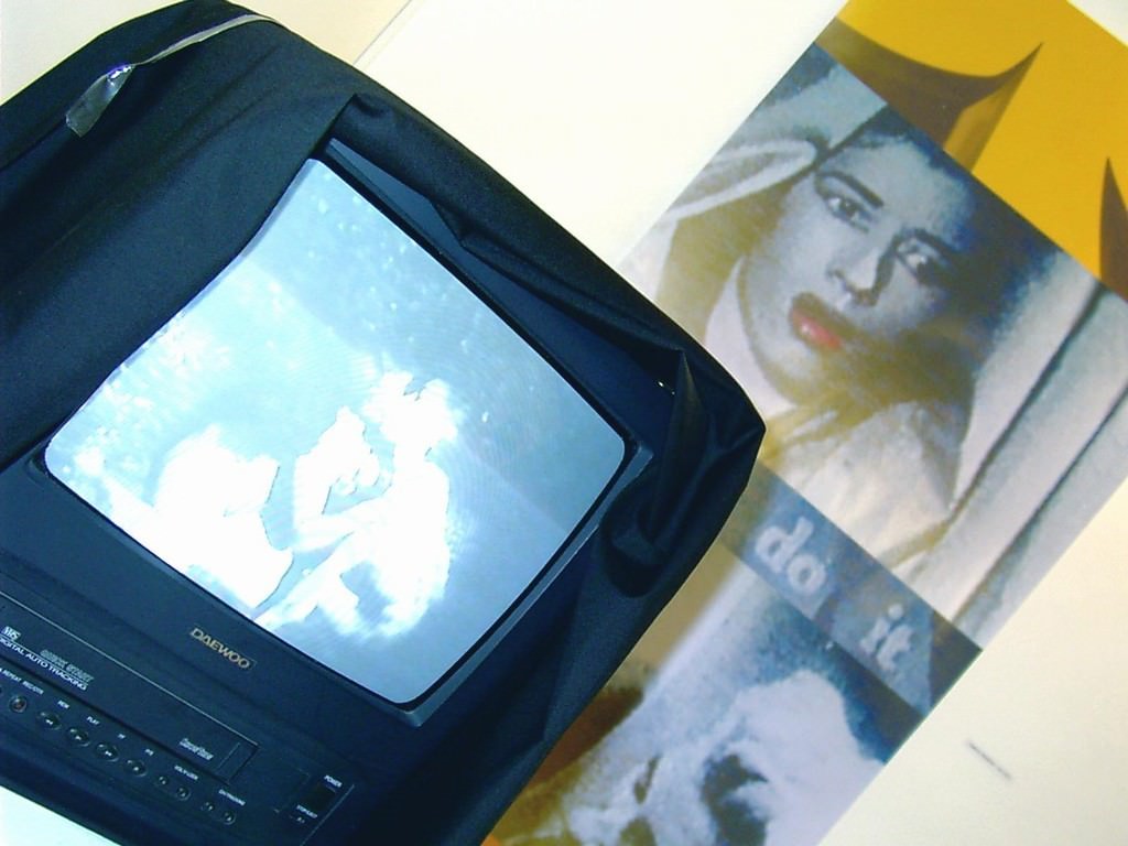 Nuoce gravemente allo stato di quietehttps://www.exibart.com/repository/media/eventi/2003/12/nuoce-gravemente-allo-stato-di-quiete.jpg