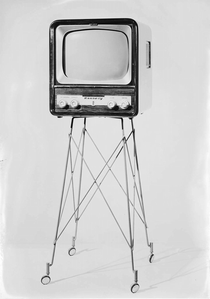 Immagine Raihttps://www.exibart.com/repository/media/eventi/2004/02/immagine-rai.jpg