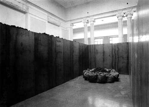 Kounellis / Jetelová – Il buco nella rete Kounellis / Jetelová – Il buco nella rete