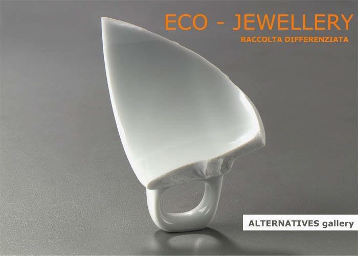 Eco – Jewelleryhttps://www.exibart.com/repository/media/eventi/2004/04/eco-8211-jewellery.jpg