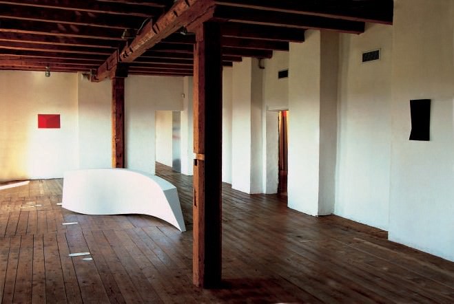 Giuliano Dal Molin – 2pianihttps://www.exibart.com/repository/media/eventi/2004/05/giuliano-dal-molin-8211-2piani.jpg