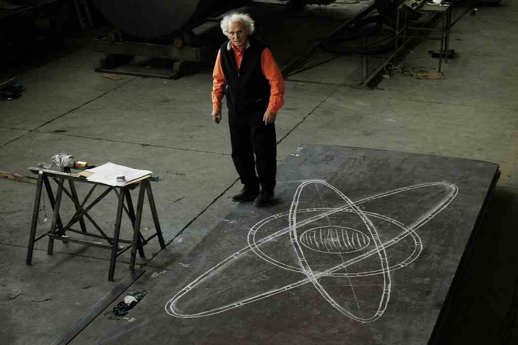 Eliseo Mattiacci – Danza di Astri e di Stellehttps://www.exibart.com/repository/media/eventi/2004/07/eliseo-mattiacci-8211-danza-di-astri-e-di-stelle.jpg