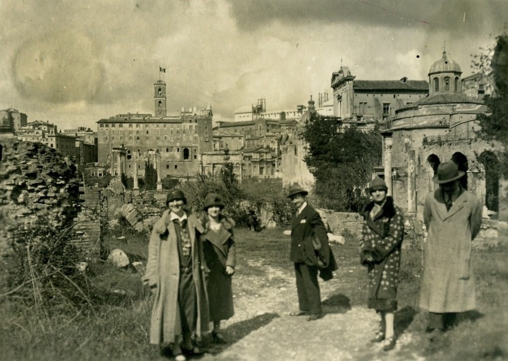 Roma tra memoria e storiahttps://www.exibart.com/repository/media/eventi/2004/07/roma-tra-memoria-e-storia.jpg