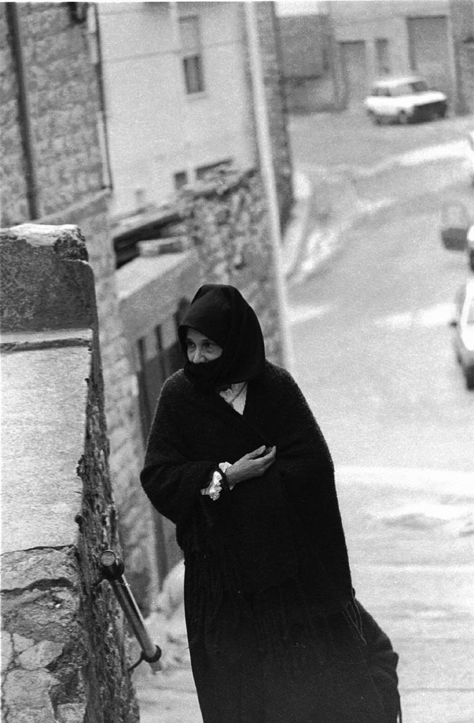 Tatiano Maiore – Da Nuoro a Macomer via Siniscolahttps://www.exibart.com/repository/media/eventi/2004/07/tatiano-maiore-8211-da-nuoro-a-macomer-via-siniscola.jpg