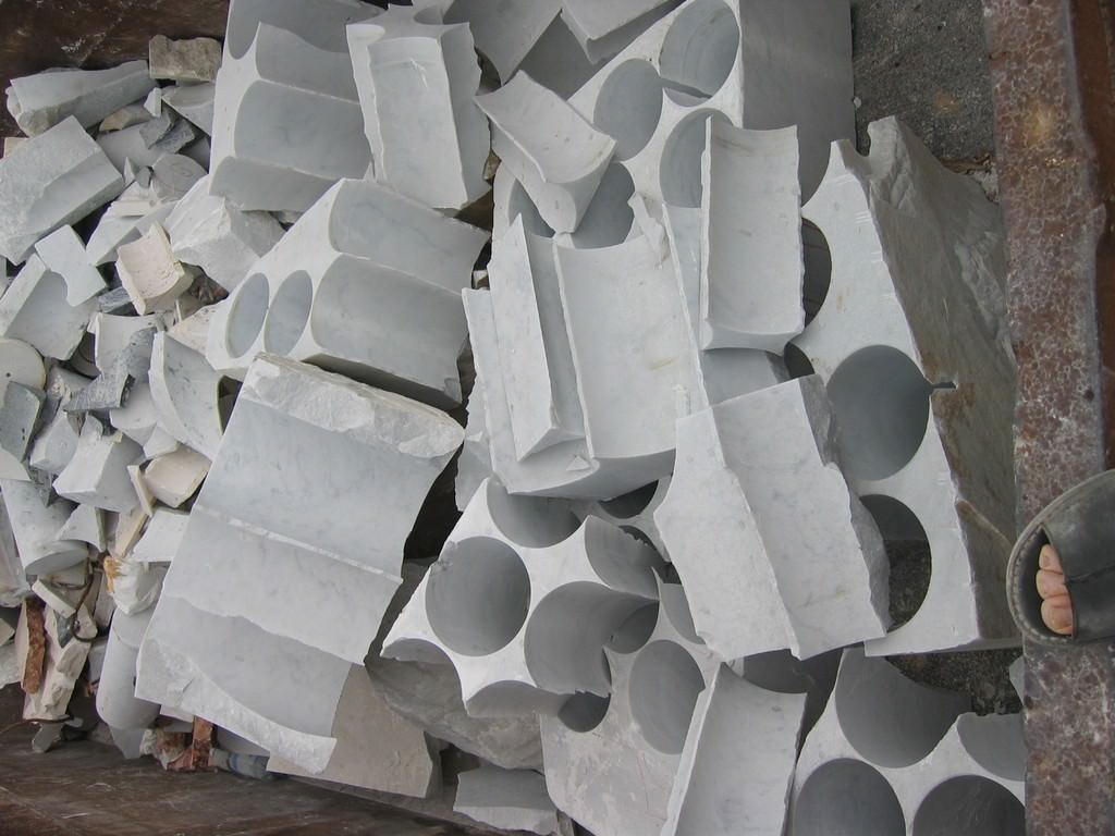 Lo Scarto come materiahttps://www.exibart.com/repository/media/eventi/2004/08/lo-scarto-come-materia.jpg