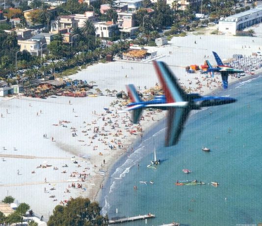Blu, Bianco e Rosso! – La Pattuglia acrobatica di Francia per Roland Garros