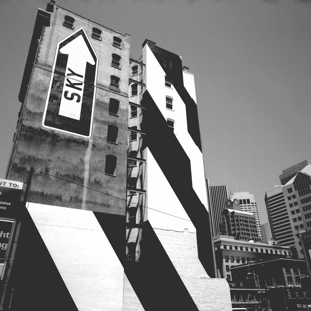 Angelo Pitrone – Dove finisce il cielohttps://www.exibart.com/repository/media/eventi/2004/10/angelo-pitrone-8211-dove-finisce-il-cielo.jpg