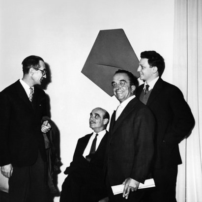 Presentazione del libro Carriera barocca di Fontana / Enrico Crispolti Presentazione del libro Carriera barocca di Fontana / Enrico Crispolti