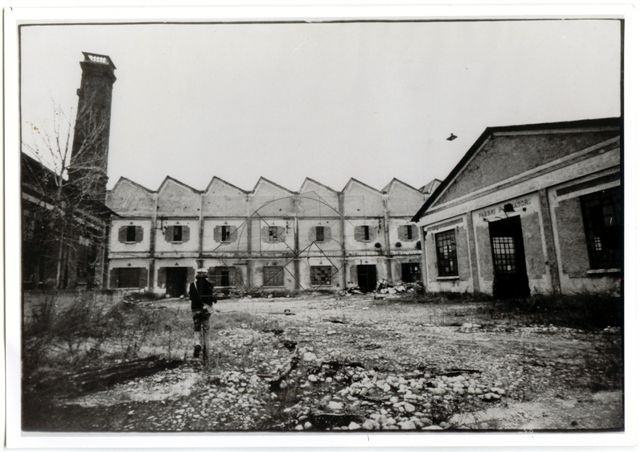 Gordon Matta-Clarkhttps://www.exibart.com/repository/media/eventi/2004/12/gordon-matta-clark.jpg