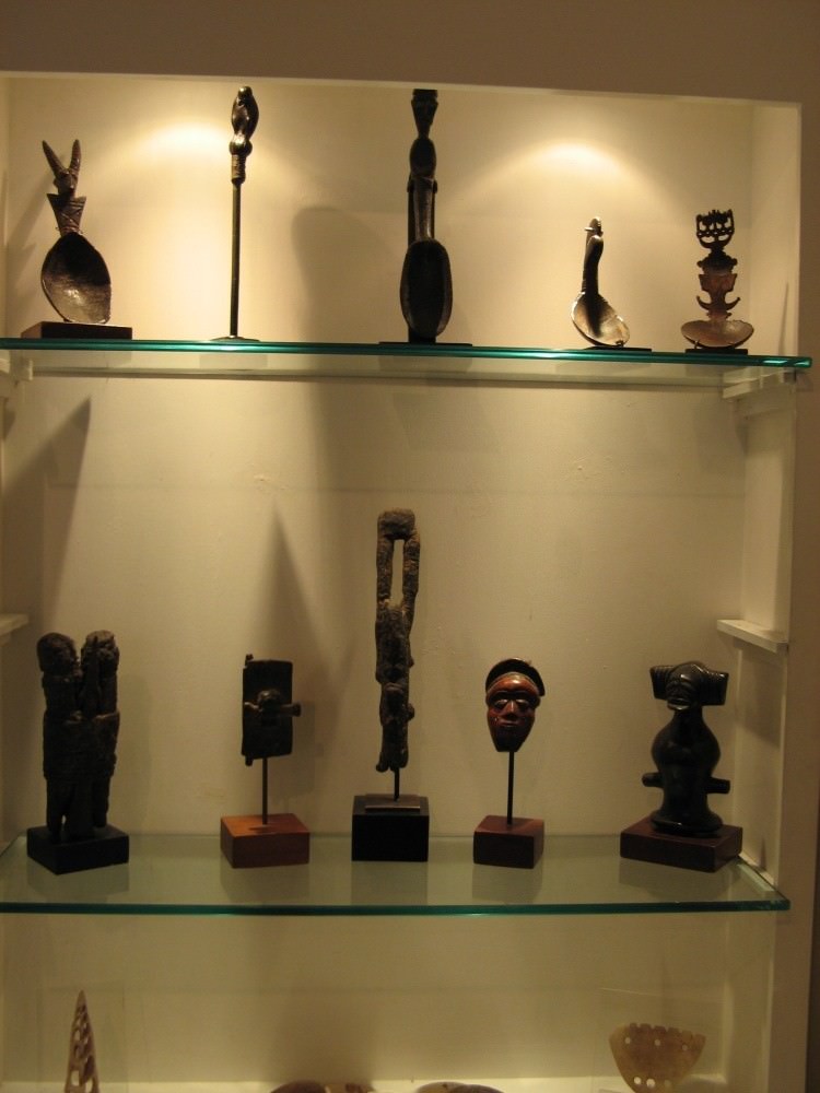 Miniature Africanehttps://www.exibart.com/repository/media/eventi/2004/12/miniature-africane.jpg