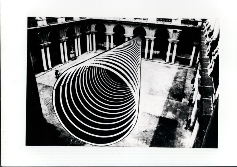 Paolo Scirpa – Utopie della cittàhttps://www.exibart.com/repository/media/eventi/2004/12/paolo-scirpa-8211-utopie-della-città.jpg