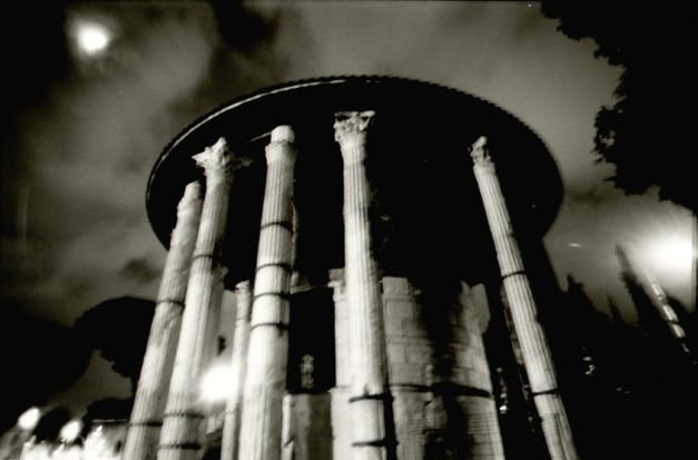 Riccardo Bergamini – Notturni Romanihttps://www.exibart.com/repository/media/eventi/2004/12/riccardo-bergamini-8211-notturni-romani.jpg