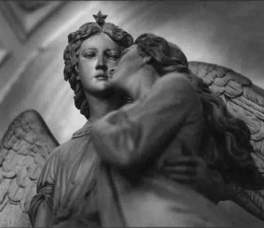 Ugo Ricciardi – Angeli di pietra
