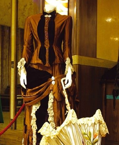 Damigelle dell’800. Esposizione di abiti aristocratici della seconda metà del XIX secolo