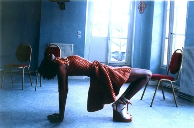 Françoise Huguier – Un viaggio tra moda e immaginihttps://www.exibart.com/repository/media/eventi/2005/02/françoise-huguier-8211-un-viaggio-tra-moda-e-immagini.jpg