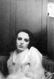 Fabiola Naldi – I’ll be your mirror. Travestimenti fotografici