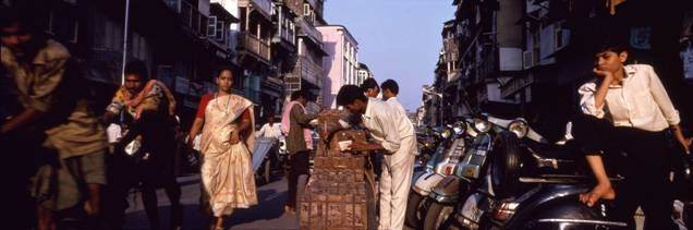 Raghubir Singh – A way into Indiahttps://www.exibart.com/repository/media/eventi/2005/03/raghubir-singh-8211-a-way-into-india.jpg