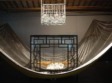 Chen Zhen – Même lit, rêves différents Chen Zhen – Même lit, rêves différents