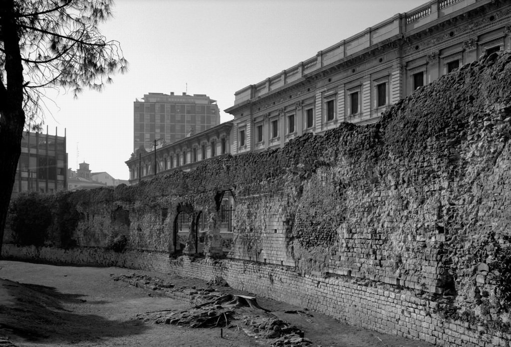 Marco Introini – Paesaggio analogico 05https://www.exibart.com/repository/media/eventi/2005/04/marco-introini-8211-paesaggio-analogico-05.jpg