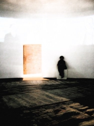 Quindici morsi d’Arte – Luca Tringalihttps://www.exibart.com/repository/media/eventi/2005/05/quindici-morsi-d’arte-8211-luca-tringali.jpg