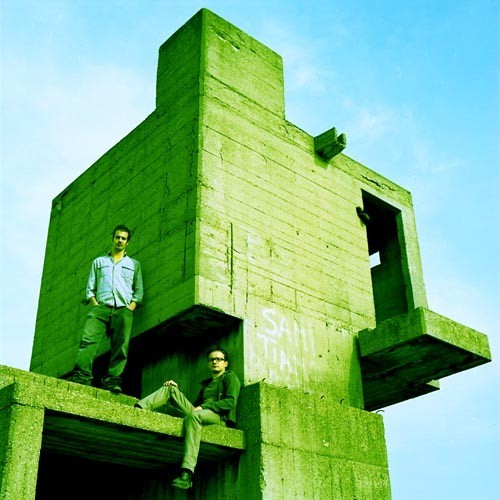 Split-Screen #3 – Davide Tidoni e Nark Bkbhttps://www.exibart.com/repository/media/eventi/2005/05/split-screen-3-8211-davide-tidoni-e-nark-bkb.jpg