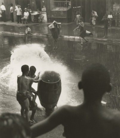 Helen Levitt – In the Street