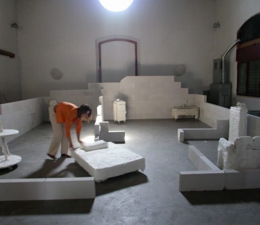 Julia Burns – Disordine