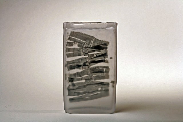 Laura de Santillana – Nuovi lavorihttps://www.exibart.com/repository/media/eventi/2005/06/laura-de-santillana-8211-nuovi-lavori.jpg