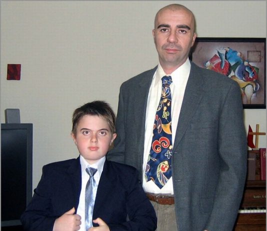 Massimo Grimaldi – Produttività del Design, Improduttività dell’Arte Massimo Grimaldi – Produttività del Design, Improduttività dell’Arte